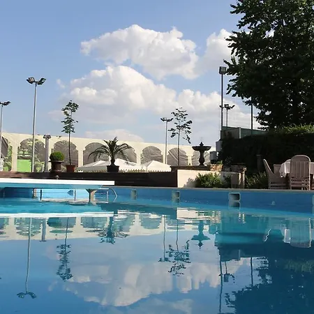La Conac By 4* Bucureşti